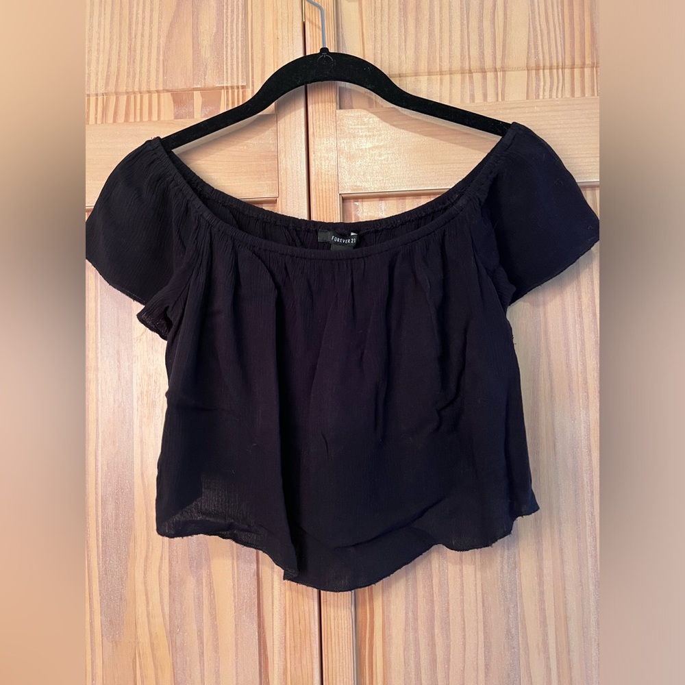 Forever 21 women’s black cropped top size small